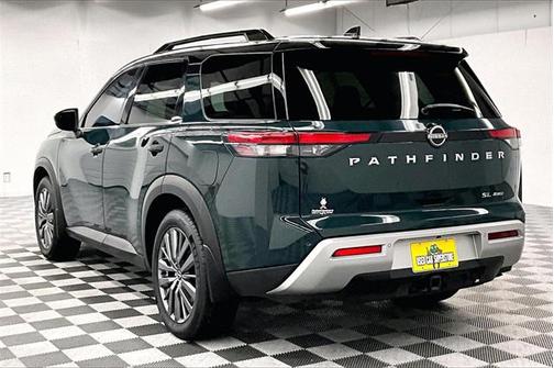 2022 Nissan Pathfinder SL 4WD