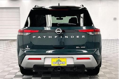 2022 Nissan Pathfinder SL 4WD
