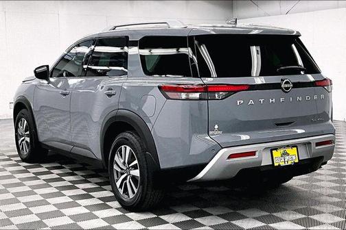 Boulder Gray Pearl 2024 Nissan Pathfinder SL