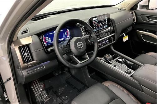 2025 Nissan Pathfinder Platinum 4WD