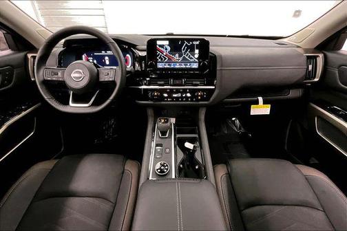 2025 Nissan Pathfinder Platinum 4WD