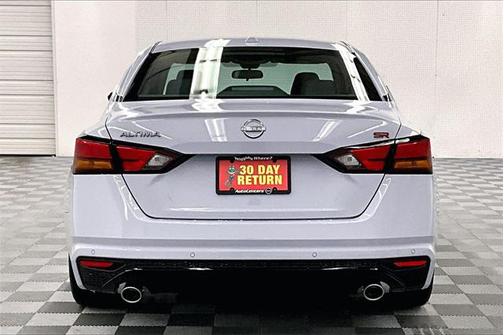 2025 Nissan Altima SR FWD