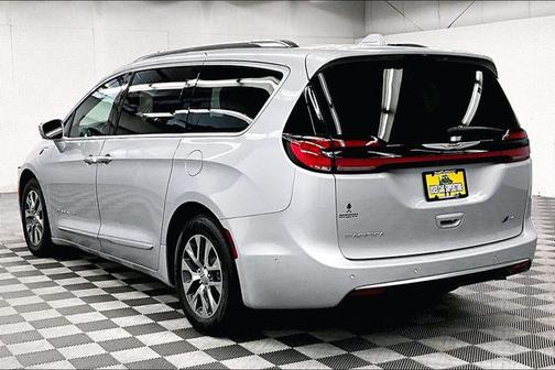 Silver Mist Clearcoat 2022 Chrysler Pacifica L