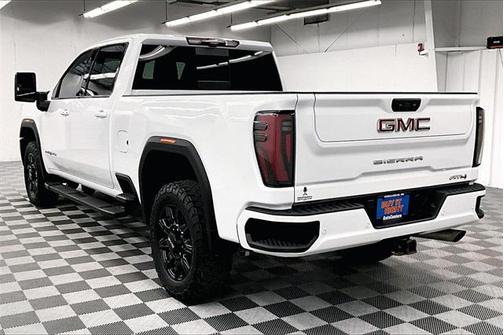 2024 GMC Sierra 2500 AT4