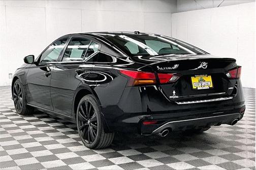 2022 Nissan Altima SR Intelligent AWD