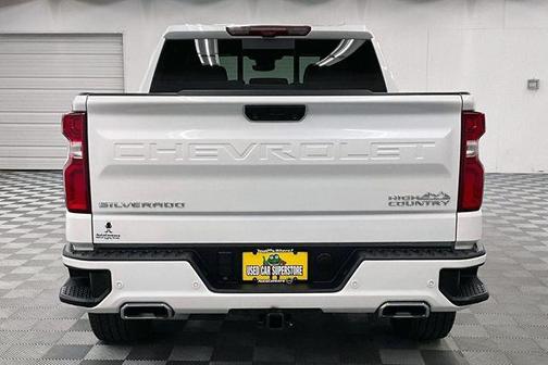 Iridescent Pearl Tricoat 2024 Chevrolet Silverado 1500 High Country