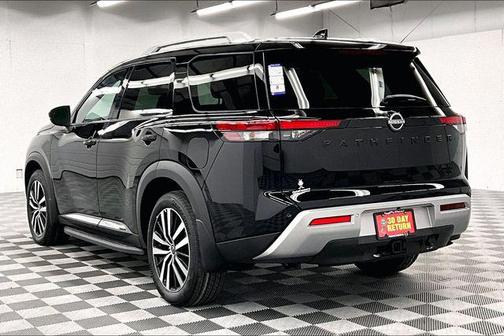 2025 Nissan Pathfinder Platinum 4WD