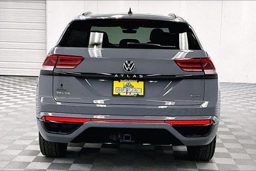 Pure Gray 2023 Volkswagen Atlas Cross Sport 3.6L V6 SEL R-Line