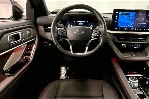 Black Metallic 2025 Ford Explorer Platinum