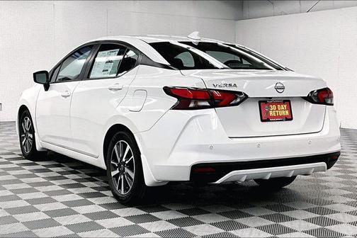 Aspen White Tricoat 2025 Nissan Versa 1.6 SV