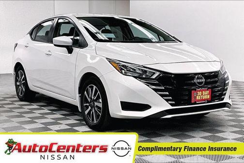 Aspen White Tricoat 2025 Nissan Versa 1.6 SV