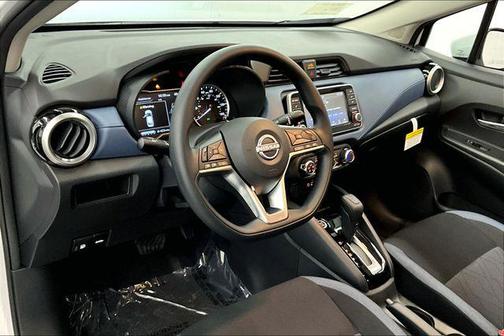 Aspen White Tricoat 2025 Nissan Versa 1.6 SV