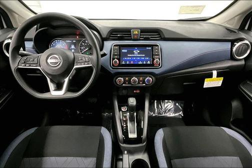 Aspen White Tricoat 2025 Nissan Versa 1.6 SV