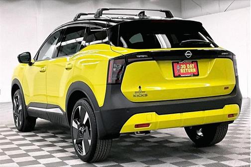 2025 Nissan Kicks SR