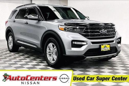Iconic Silver Metallic 2023 Ford Explorer XLT