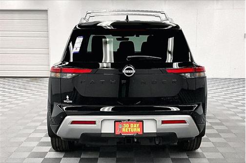 2025 Nissan Pathfinder Platinum 4WD