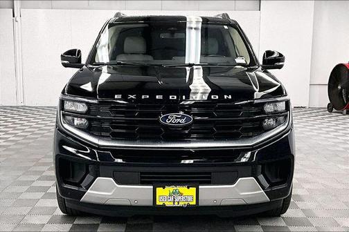 Black Metallic 2025 Ford Expedition Platinum