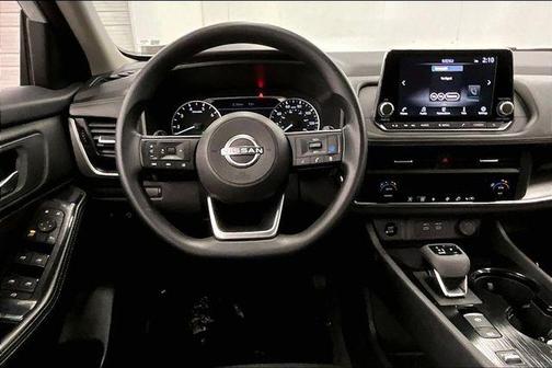 Everest White Pearl 2024 Nissan Rogue SV