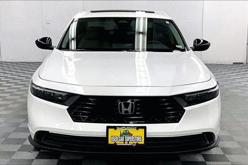 Platinum White Pearl 2025 Honda Accord SE