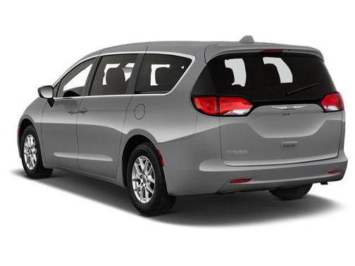 Brilliant Black Crystal Pearlcoat 2023 Chrysler Voyager LX
