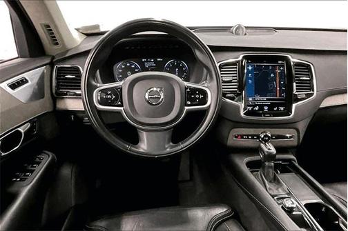 2022 Volvo XC90 T6 Inscription