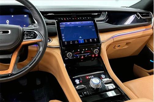 2022 Jeep Grand Cherokee Summit