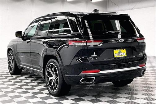 2022 Jeep Grand Cherokee Summit