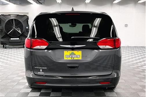 2023 Chrysler Voyager LX