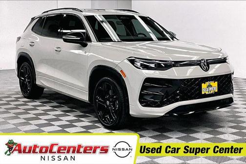 White 2025 Volkswagen Tiguan 2.0T SE R-Line Black 4MOTION