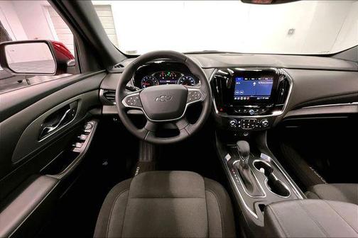 Radiant Red Tintcoat 2023 Chevrolet Traverse LT Cloth