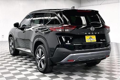 2022 Nissan Rogue SL
