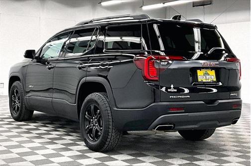 2023 GMC Acadia AWD AT4