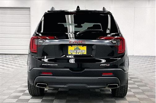 2023 GMC Acadia AWD AT4