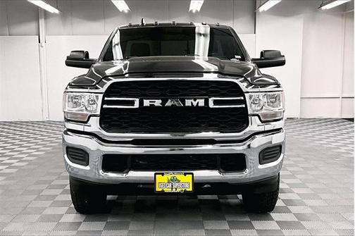 2022 RAM 2500 Tradesman Regular Cab 4x4 8' Box