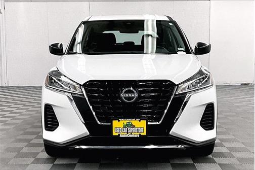 2025 Nissan Kicks S