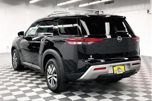 2024 Nissan Pathfinder SL 4WD