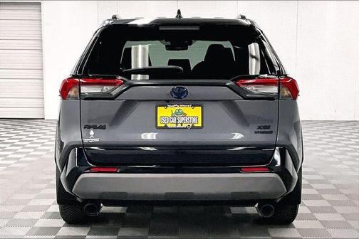 Blizzard Pearl/Midnight Black Metallic 2021 Toyota RAV4 Hybrid SE