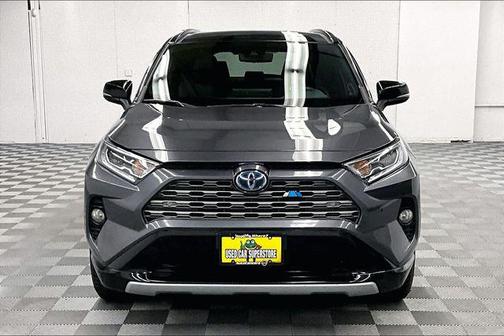Blizzard Pearl/Midnight Black Metallic 2021 Toyota RAV4 Hybrid SE