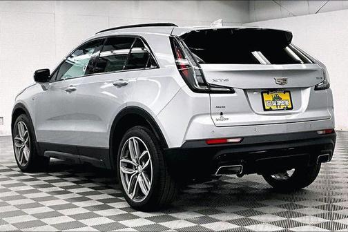 Radiant Silver Metallic 2022 Cadillac XT4 Sport
