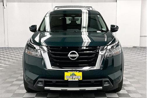 2023 Nissan Pathfinder SL 4WD