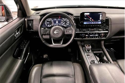 2023 Nissan Pathfinder SL 4WD