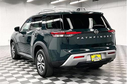 2023 Nissan Pathfinder SL 4WD