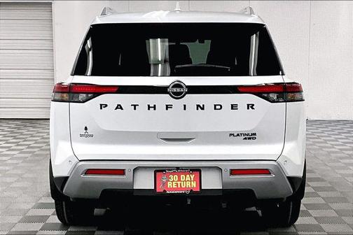 2025 Nissan Pathfinder Platinum 4WD