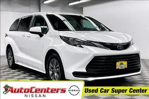 Ice 2025 Toyota Sienna LE
