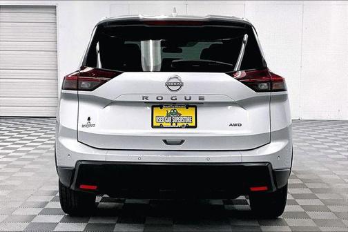 Brilliant Silver Metallic 2025 Nissan Rogue SV