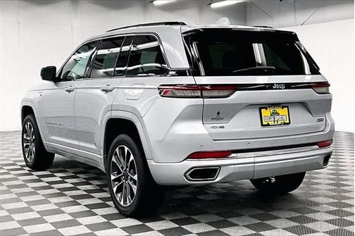 2022 Jeep Grand Cherokee 4xe Overland