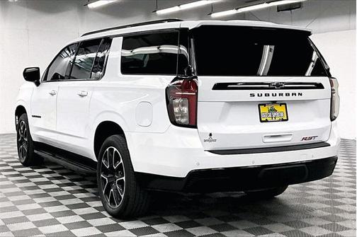 2023 Chevrolet Suburban RST