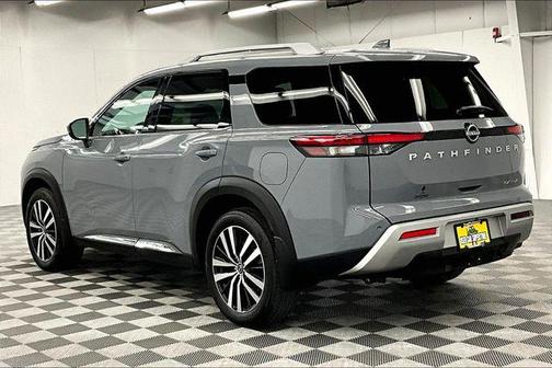 Boulder Gray Pearl 2025 Nissan Pathfinder Platinum FWD