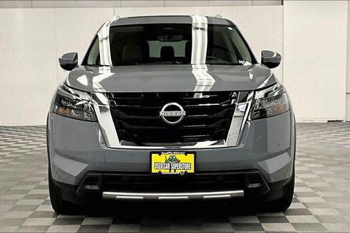 Boulder Gray Pearl 2025 Nissan Pathfinder Platinum FWD