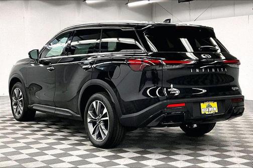 Mineral Black 2024 INFINITI QX60 Luxe
